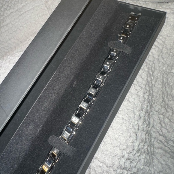 BRAND NEW Men’s 1/20 CT. T.W. Diamond Rectangle Link Bracelet in Stainless Steel - Picture 7 of 7